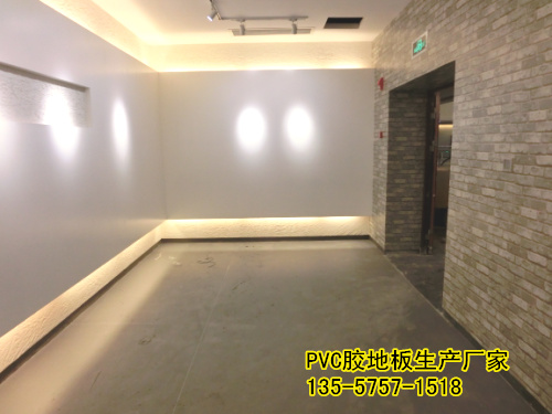 鋪華塑裝飾PVC運(yùn)動(dòng)塑膠地板的優(yōu)勢(shì)有哪些？