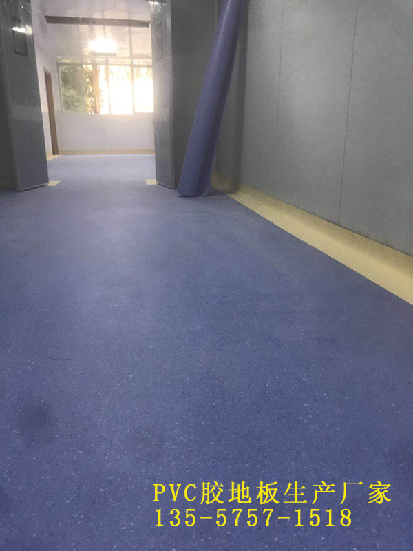華塑裝飾同質透心地板的特點請接收！