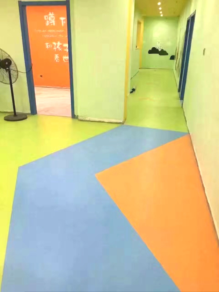 PVC地板膠在實(shí)際生活中使用的效果